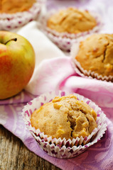 wholegrain muffins with apples