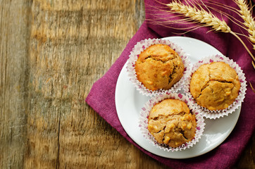 wholegrain muffins with apples