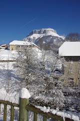 paysage hivernal de savoie en hiver