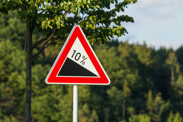 Verkehrszeichen Achtung