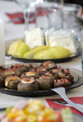 Stuffed mushrooms  with ham and cheese