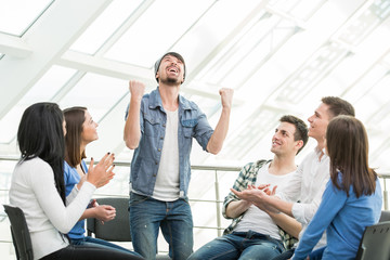 Obraz premium Support Group