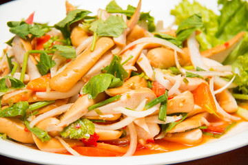 Thai sausage salad spicy