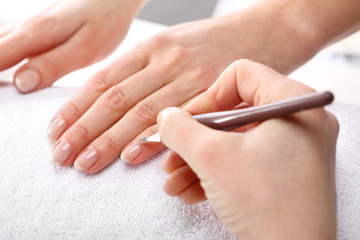 French manicure, pielęgnacja dłoni i  paznokci - obrazy, fototapety, plakaty