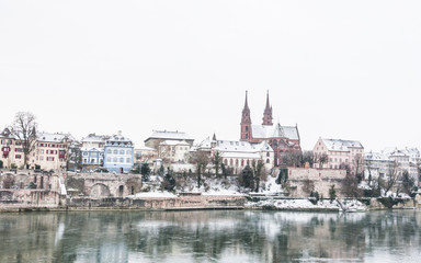 Basel, Rheinufer, Altstadt, Münster, Wintertag, Schweiz