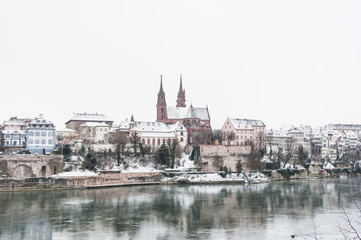 Naklejka na ściany i meble Basel, historische Altstadt, Rheinufer, Wintermärchen, Schweiz