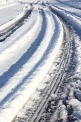 glatte Staße im Winter