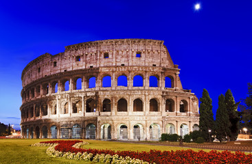Fototapeta na wymiar Rome Coliseum Flowers Rise