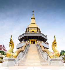 Naklejka premium Gold pagoda with naga