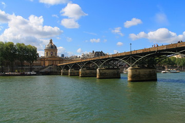Naklejka premium Pont des Arts à Paris, France