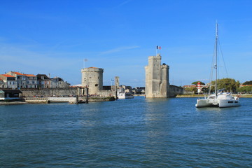 Entrée du vieux port de La Rochelle, France