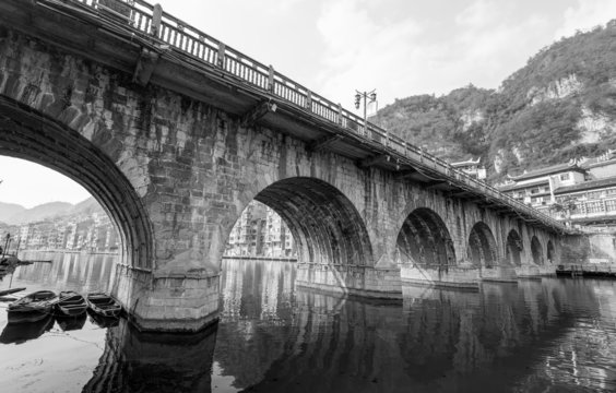 Fototapeta old bridge in black and white