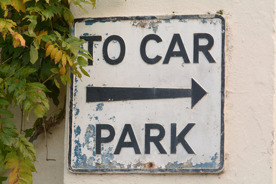 To Car park sign