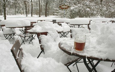 Winter - Biergarten im Schnee