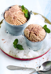 Caramel ice cream