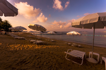 高級リゾートのプライベートビーチ