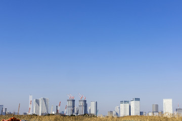 ［東京都市風景］東京臨海副都心有明から望む　建設ラッシュの高層タワーマンションと開発現場
