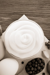 Obraz na płótnie Canvas mayonnaise sauce in bowl