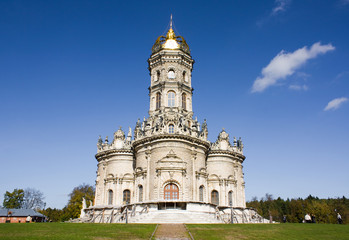 Fototapeta na wymiar Church in Dubrovitsy manor, Podolsk city