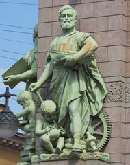 Fototapeta na wymiar Sculpture of Eliseyev Emporium, Saint Petersburg 