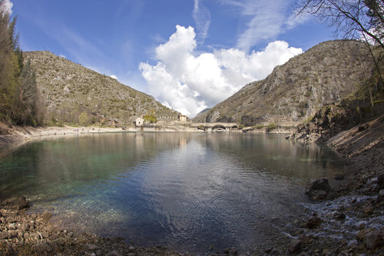 Lago di San Domenico,a Villalago Aquila. 