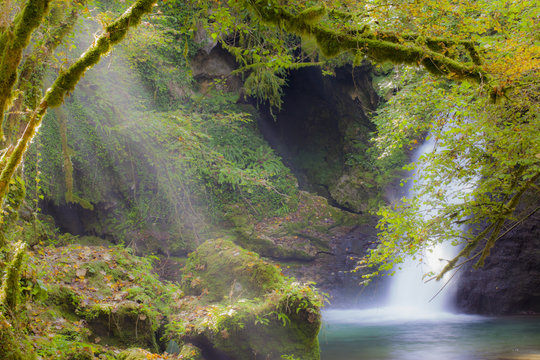 La cascata di Tevi del lazio, con il sole che arriva