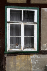 Obraz na płótnie Canvas Fenster eines Hauses in Schwalenberg