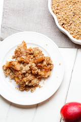 apple crumble with ice cream