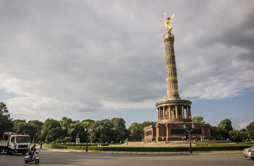 Fototapeta na wymiar Statue Of Victory in Berliner