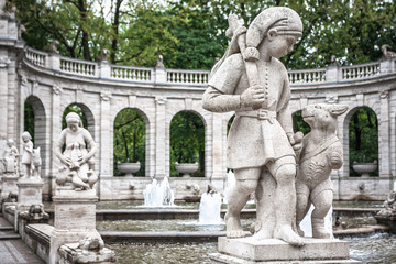 Fototapeta na wymiar Marchenbrunnen Fairy Tale Fountain in the Volkspark