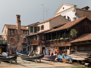 Atelier fabrication réparation gondoles à Venise