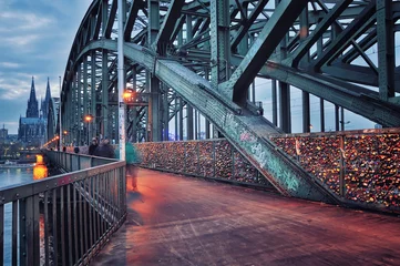 Hohenzollernbrücke in Köln, Deutschland © Madrugada Verde