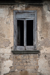 Fototapeta na wymiar Ruin italian window
