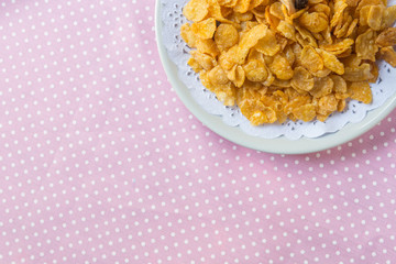 Cornflakes (detailed top view) on table