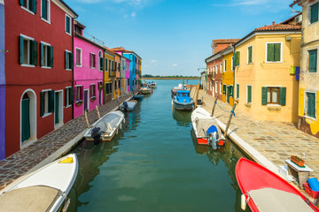 Fototapeta na wymiar Colorful buildings on Burano island, Venice lagoon, Italy
