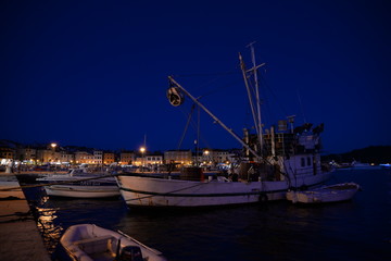 Fototapeta premium Boot im Hafen von Rovinj, Kroatien