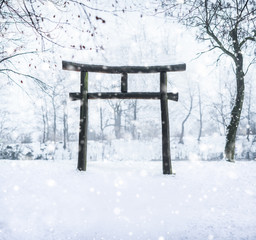 Japanischer Schrein im Winter