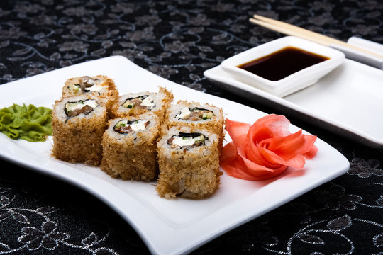 California rolls sushi with pickled ginger, vasabi and soy sauce