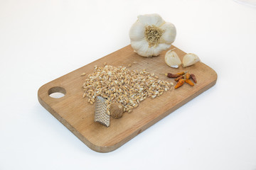 tagliere con spezie