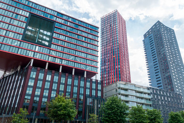 Rotterdams Wijnhaven mit Red Apple