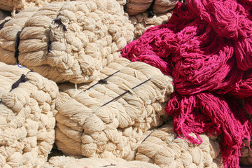 Grosse balle di lana