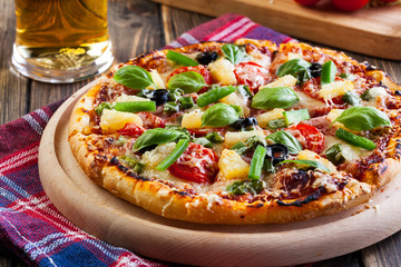 Pizza hawaii with beer