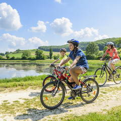 Fototapeta premium zusammen radfahren