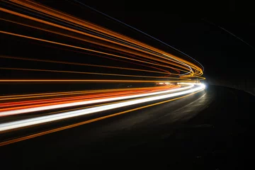 Vlies Fototapete Schnelle Autos Interessante und abstrakte Lichter in Orange, Rot, Gelb und Weiß