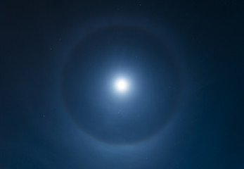 Fototapeta na wymiar Moon Halo - Glowing light around the moon