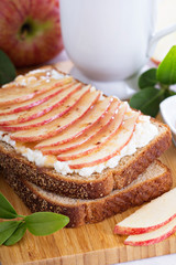 Openfaced sandwich with ricotta and apple