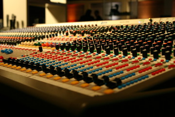 Mixing Console - 75547652