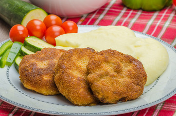 Minced meat in breadcrumbs