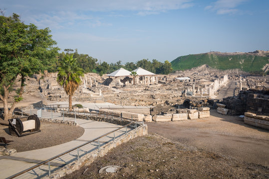 Beit She'an panorama from entrance