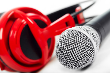  Microphone and headphones